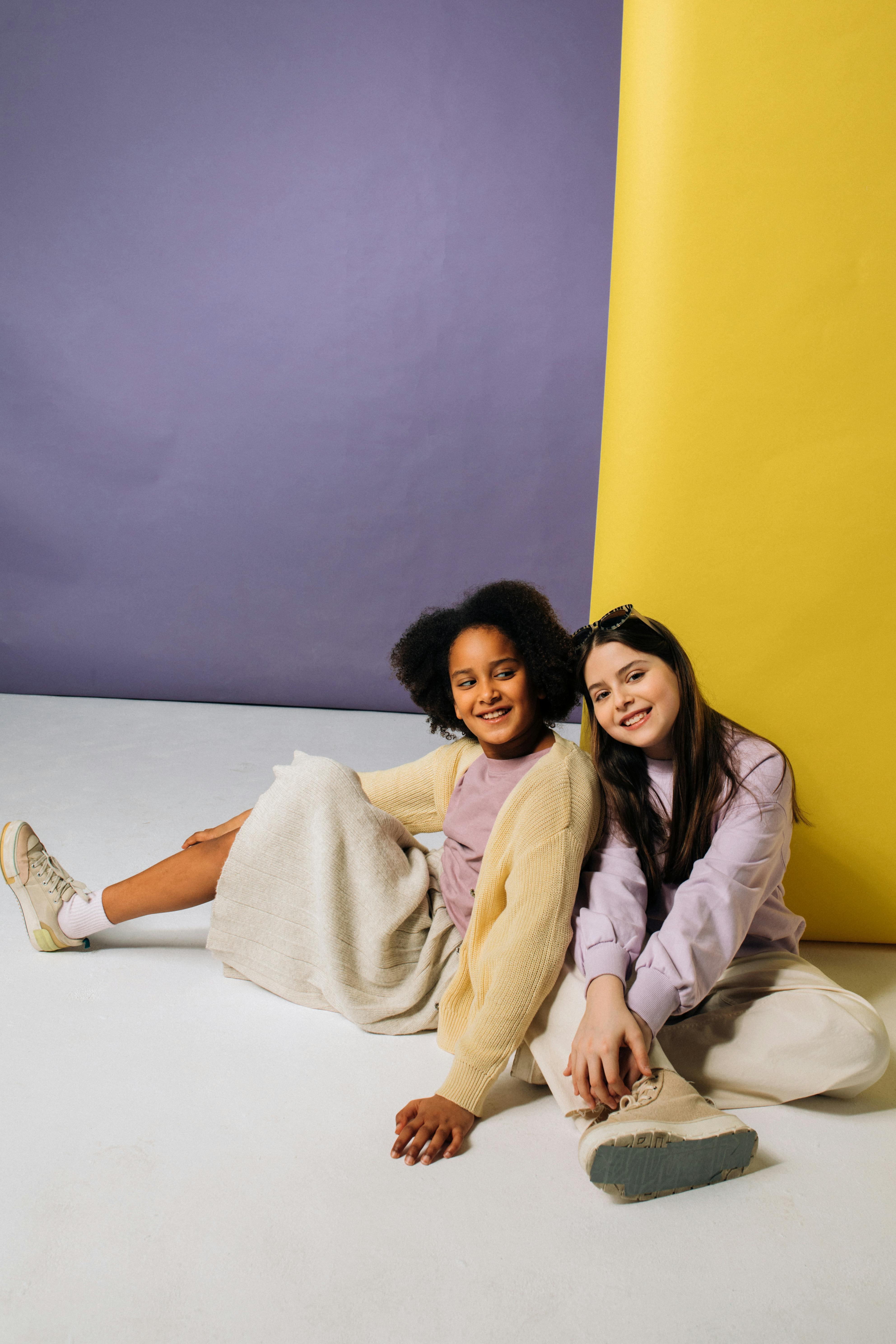 婷婷在线视频网首屏推荐封面图：轻松娱乐氛围